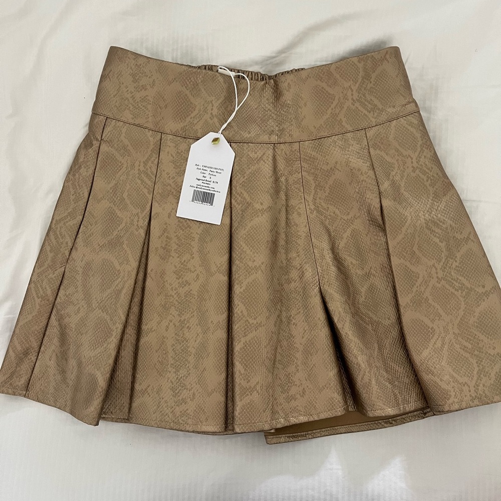 Emily McCarthy Party Shorts Python - Picture 4 of 5